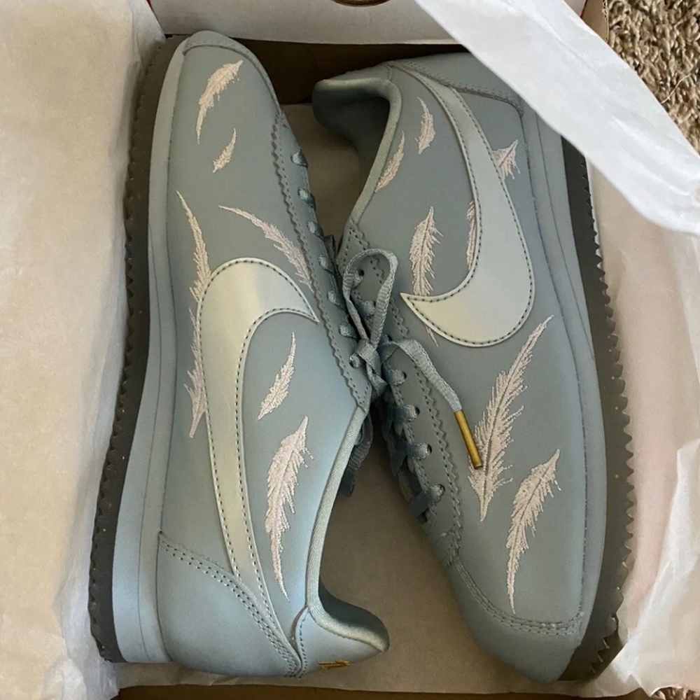 Nike Cortez Feathers Size 7.5